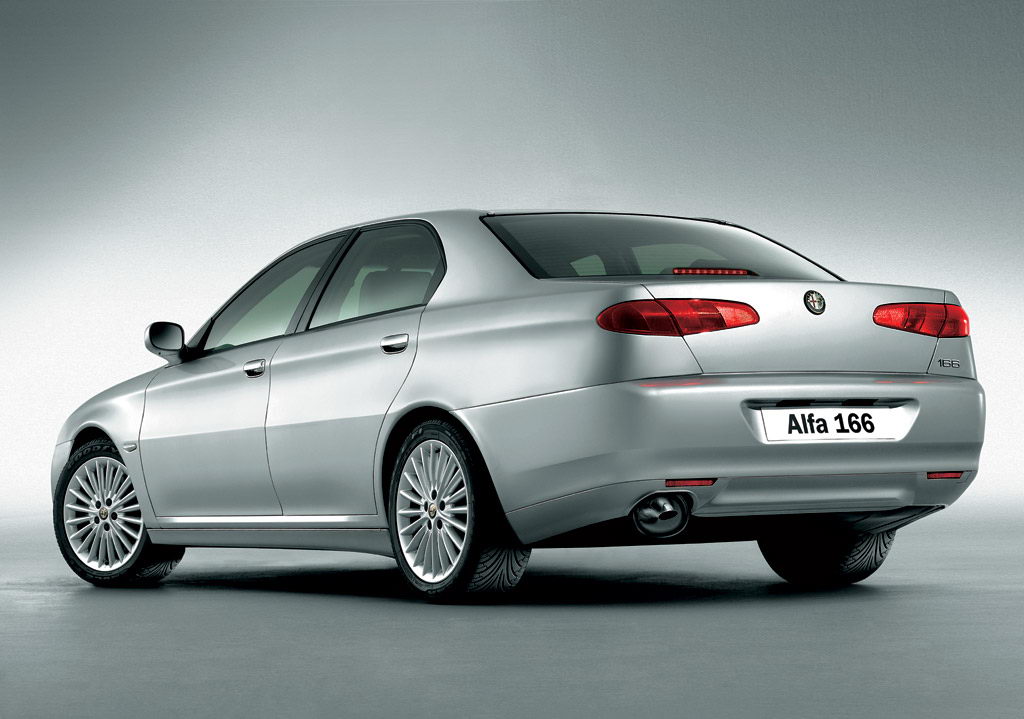 Alfa Romeo 166 2003 005.jpg